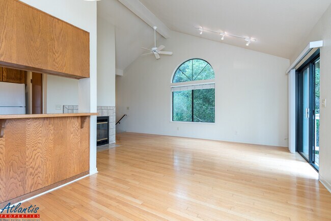 Building Photo - Beautiful Scotts Valley Townhouse | Great ...