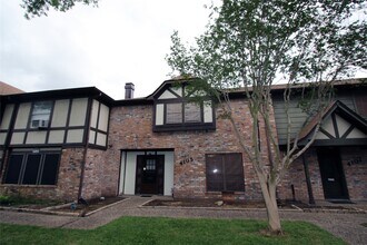 Building Photo - 4105 Vista Rd