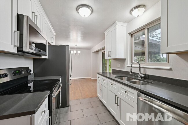 Foto del edificio - Spacious 5BR House in Aurora