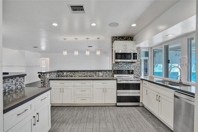 Foto del edificio - 9240 SW 54th St