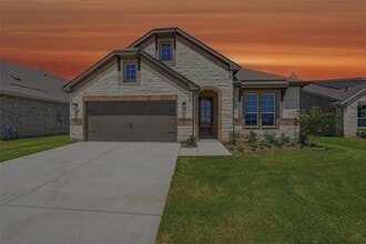 Building Photo - 2105 Bluebird Ln