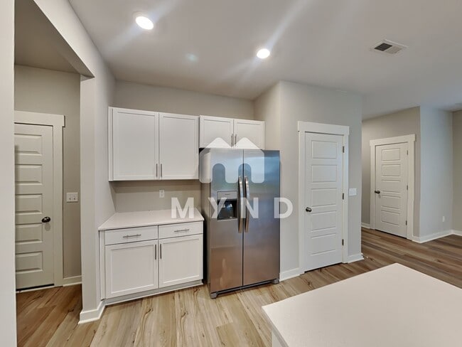 Building Photo - 1009 Baltusrol Ln