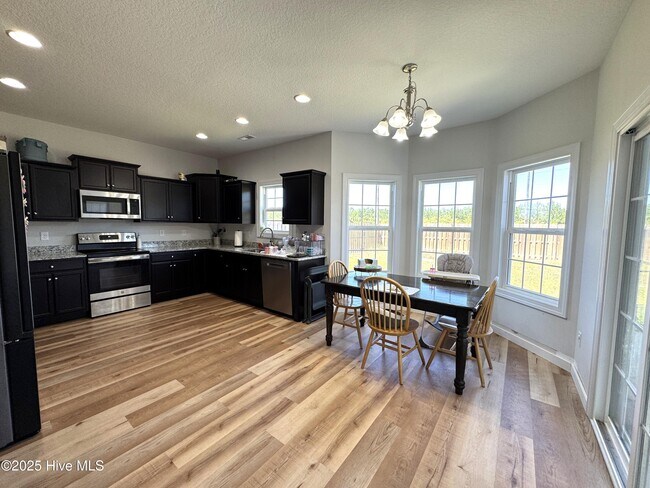 Foto del edificio - 461 Worsley Wy