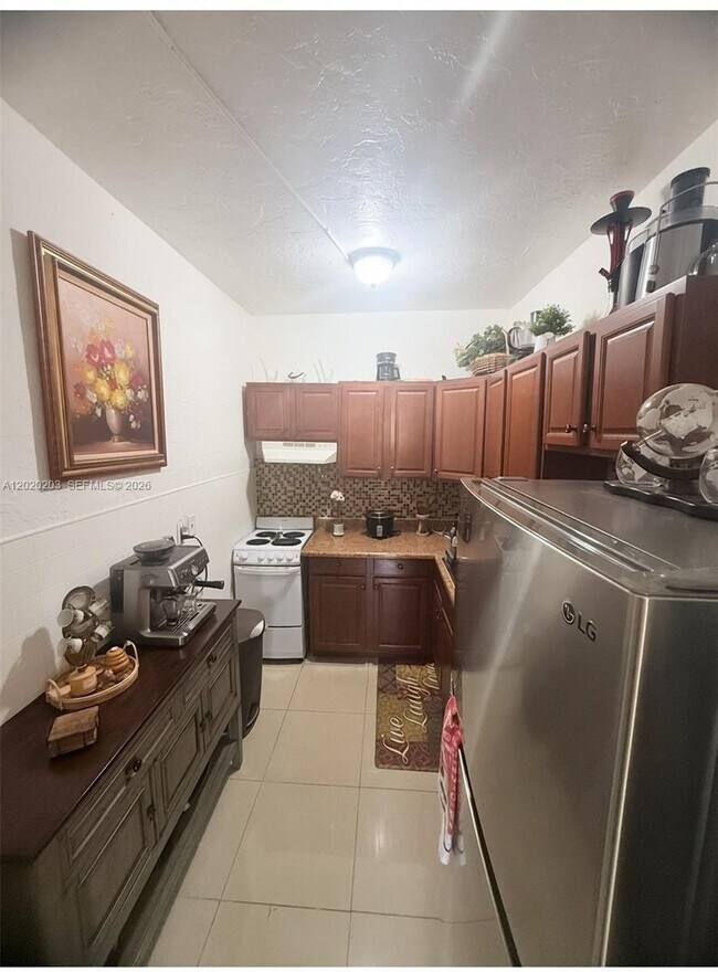 Foto del edificio - 12680 NE 3rd Ave