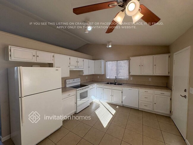 Foto del edificio - 6801 W Shangri La Rd