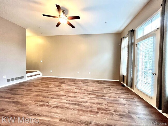 Building Photo - 39835 Rockcrest Cir