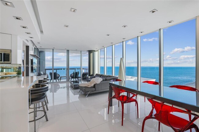 Foto del edificio - 6899 Collins Ave