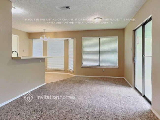 Foto del edificio - 2127 Chapel Downs Dr