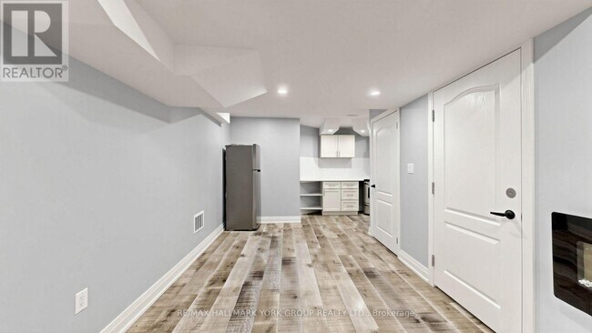 Photo du bâtiment - 186 Wainscot Ave