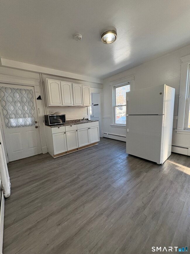 Foto del edificio - 37 Eastwood Ave