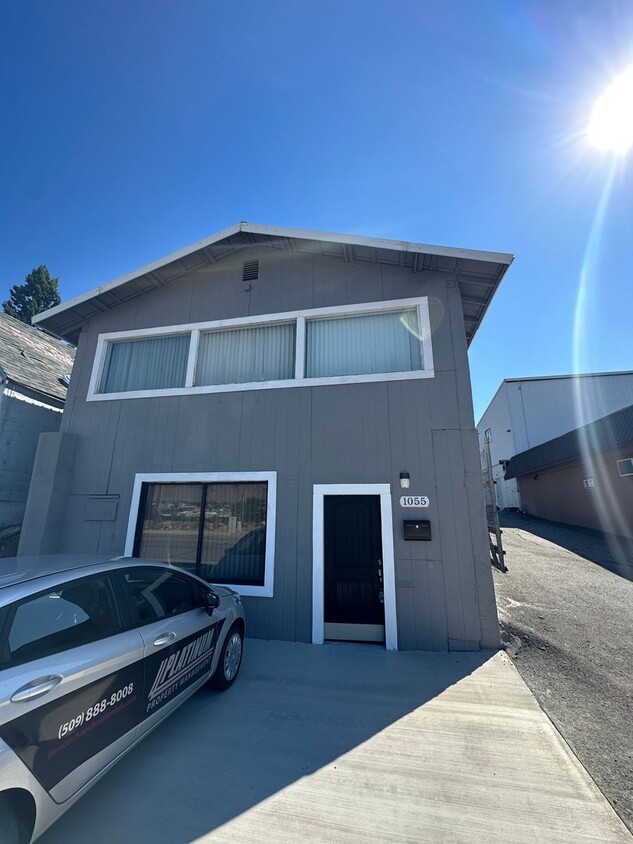 Primary Photo - Commercial/Residential 2 Bedrooms and 1 Ba...