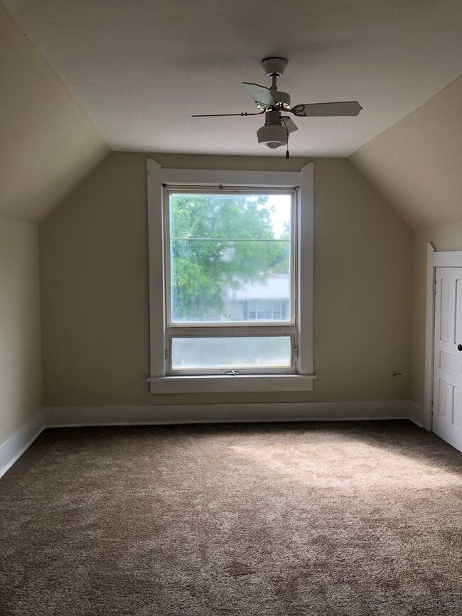 Building Photo - ROSSVILLE - 4 Bed 2 Bath