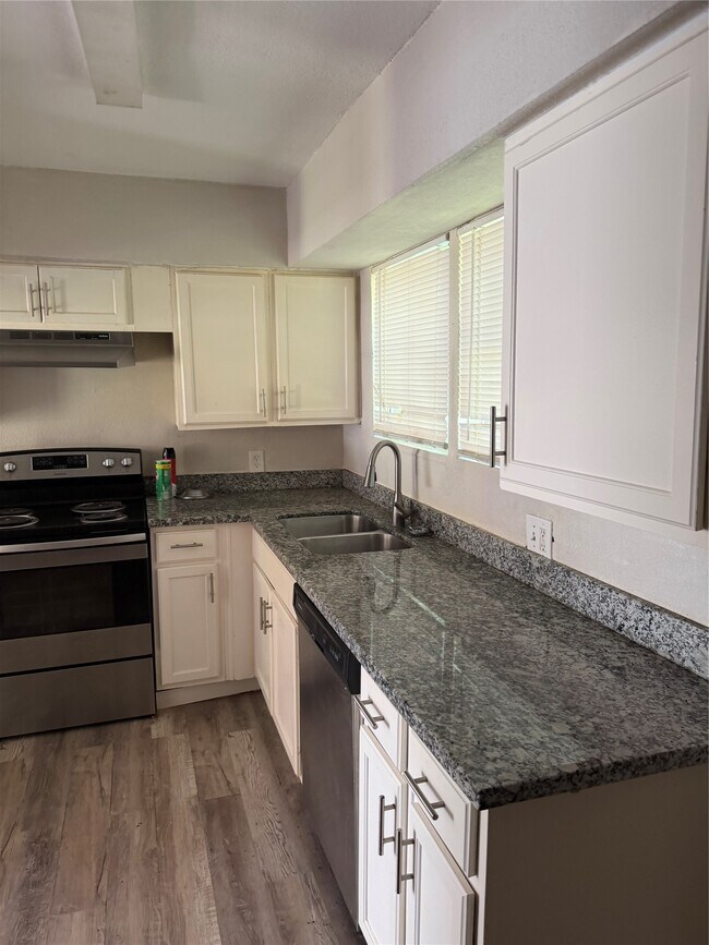 Foto del edificio - 417 13th St N