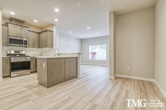 Building Photo - 18112 NE 47th Ave