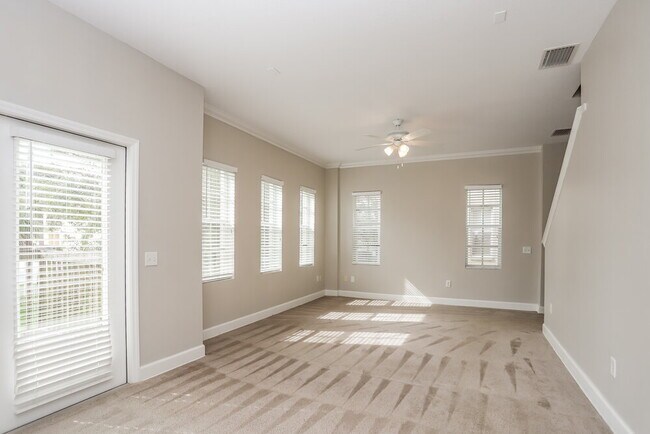 Foto del edificio - 6504 Quiet Pool Ct