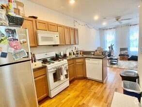 Building Photo - 158 Sherman Ave