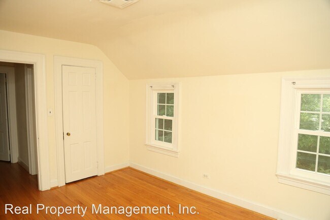 Building Photo - 3 br, 2.5 bath House - 1313 Hilltop Rd