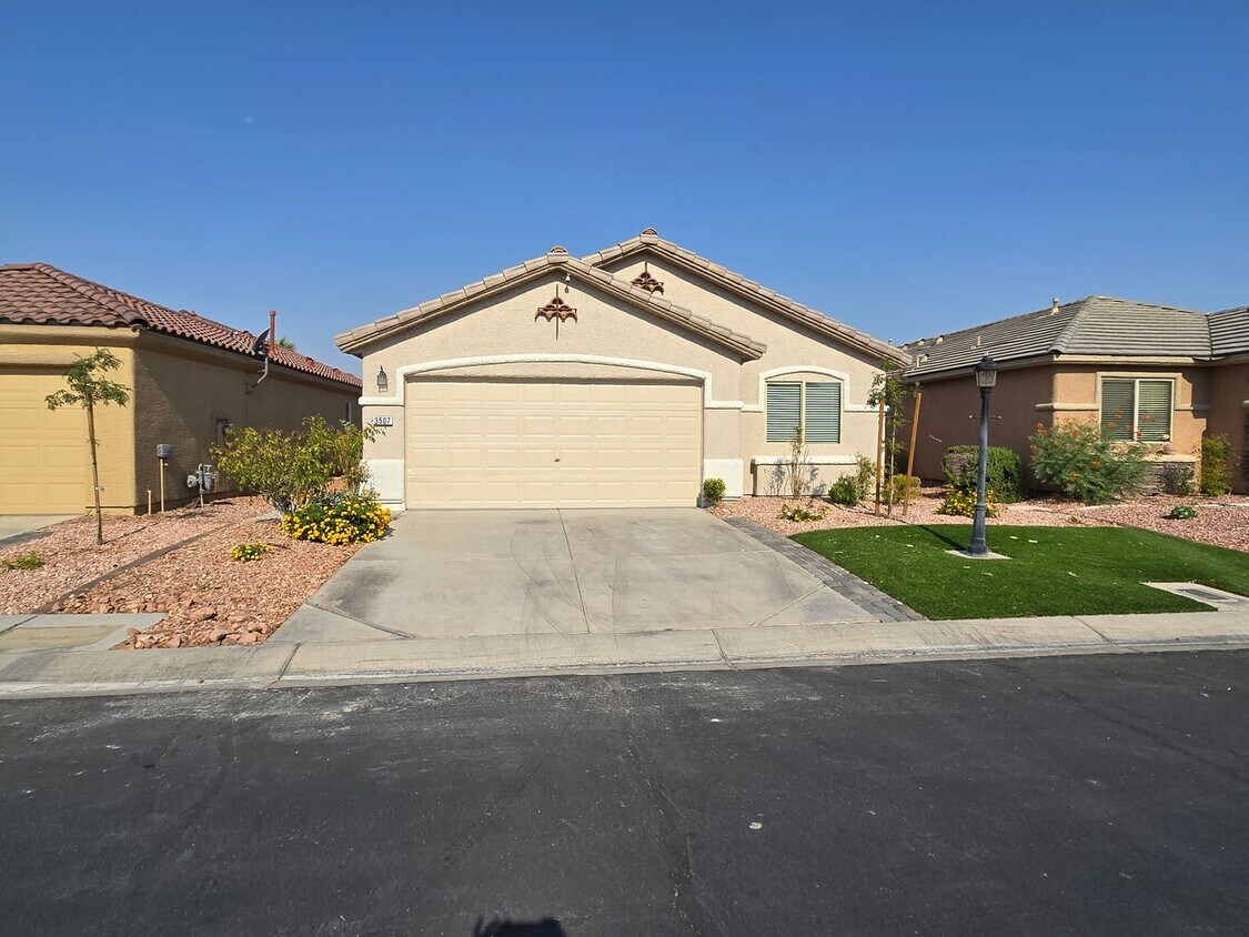 Foto principal - Fully Remodeled 3 bedroom Stallion Mountai...