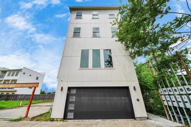 Foto del edificio - 3913 Griggs Rd