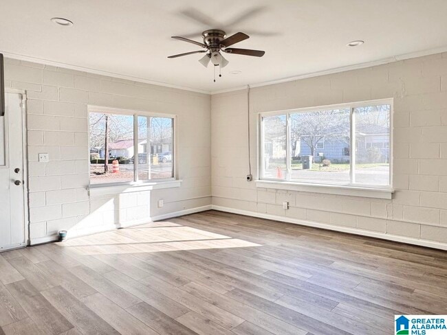 Foto del edificio - 5624 Avenue Q