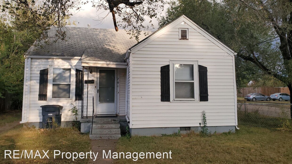 2 br, 1 bath House 701 North Davis Street House Rental in Enid, OK
