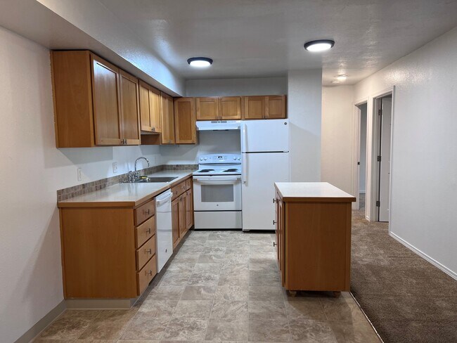 Building Photo - 17250 SW Heritage Ct