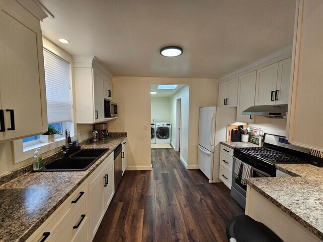 Foto del edificio - Furnished  3 bedroom in Mount Vernon for S...
