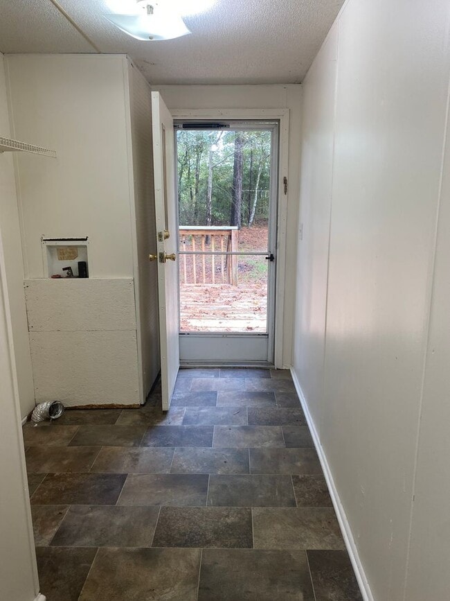 Building Photo - 21321 Crawford Lake Rd