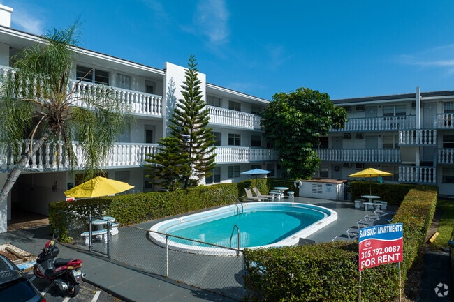 Building Photo - Sans Souci Tennis Apartments