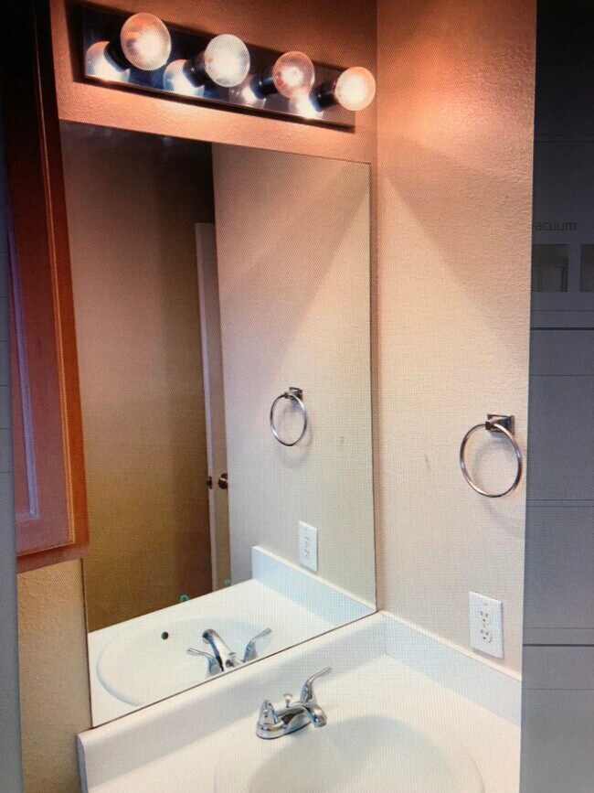 Foto del edificio - 2731 Crown Hollow