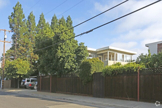 Building Photo - 306 Andrews St