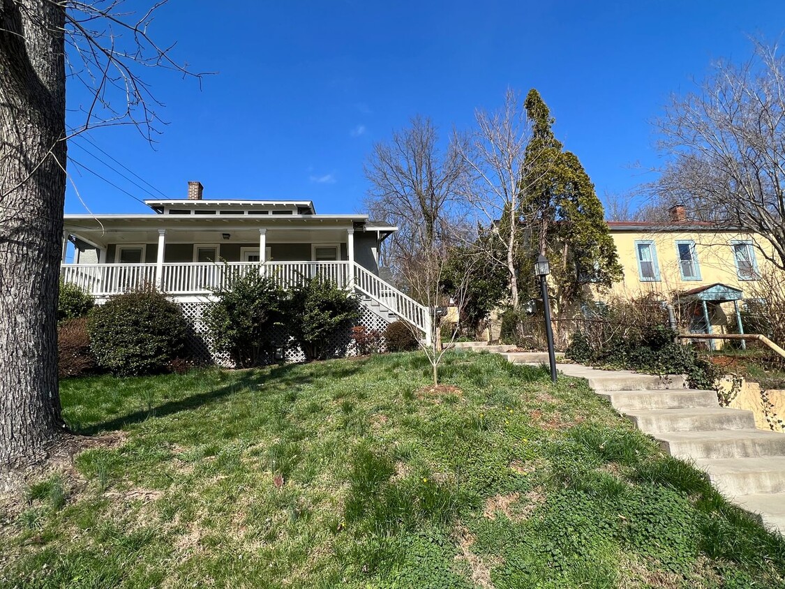 Primary Photo - 1201 Poplar St.