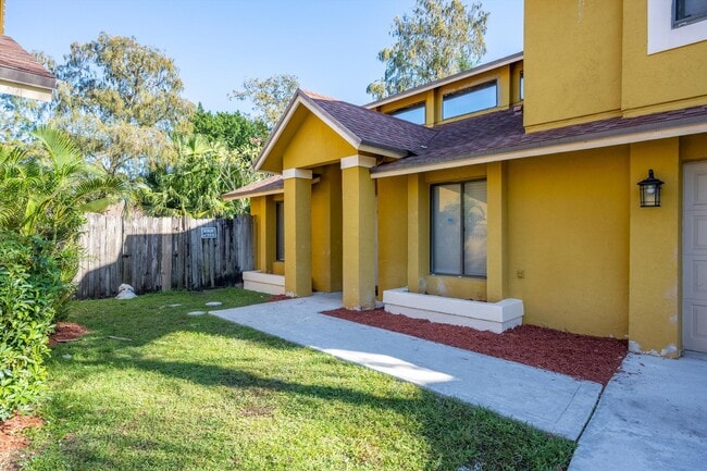 Building Photo - 13745 Yarmouth Dr