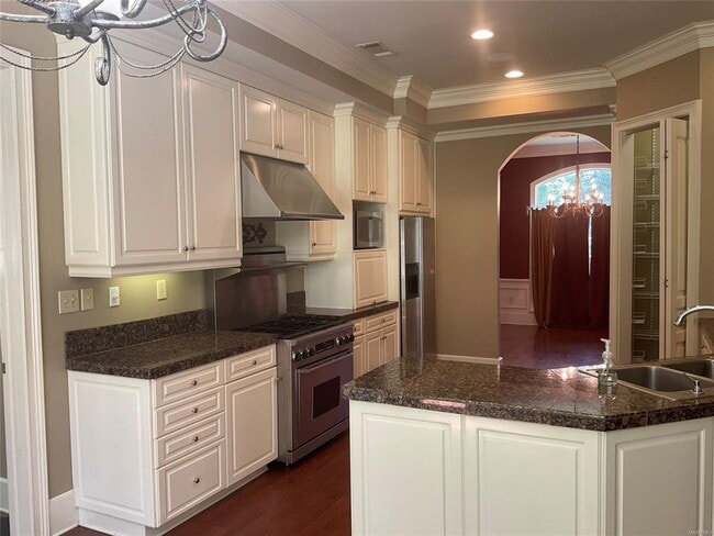 Building Photo - 56 Peachwood Dr