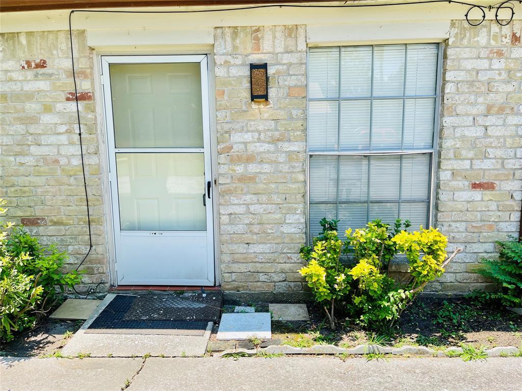 Primary Photo - 1712 Crestdale Dr