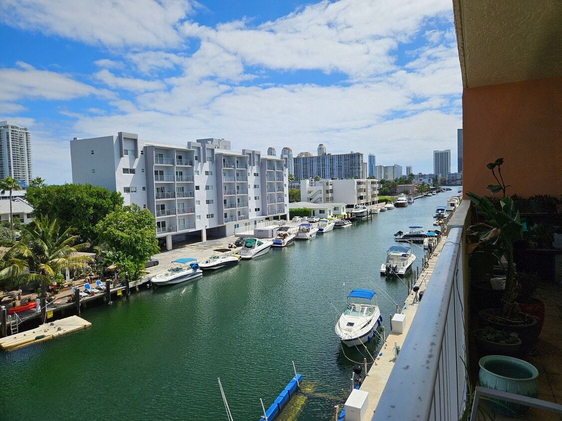 Photo - 3545 NE 167th St (Miami, FL)