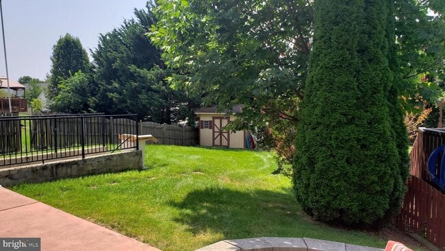 BACKYARD - 763 Carbide Dr