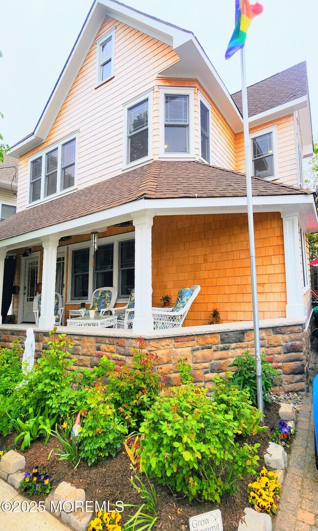 Building Photo - 504 Emory St