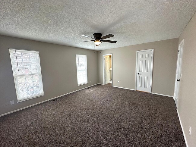 Foto del edificio - 1621 S Walden Ct