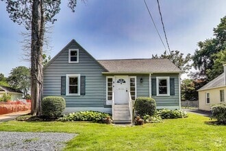 Building Photo - 5516 Greentree Rd