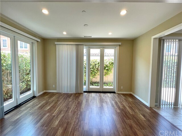 Foto del edificio - 114 Chestnut Grove