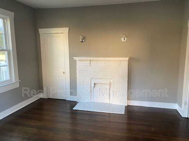 Foto del edificio - 330 E 5th St