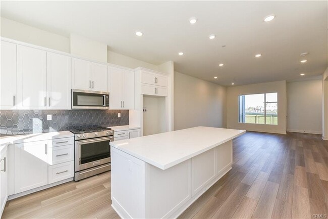 Foto del edificio - 16432 Compass Ave