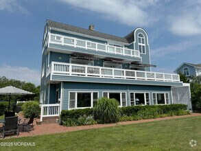 Building Photo - 5 Beacon Blvd