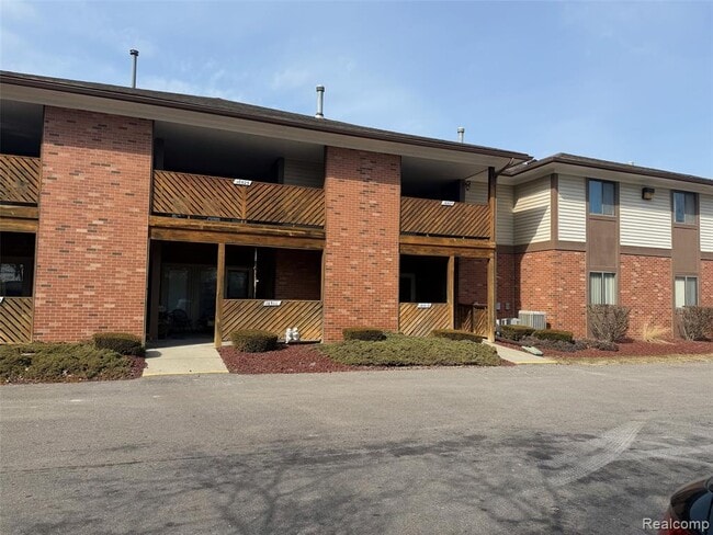 Building Photo - 16525 Woodlane