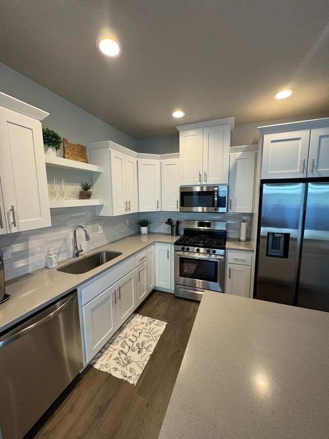 Building Photo - Must See Townhome Located in Ponderosa Ridge