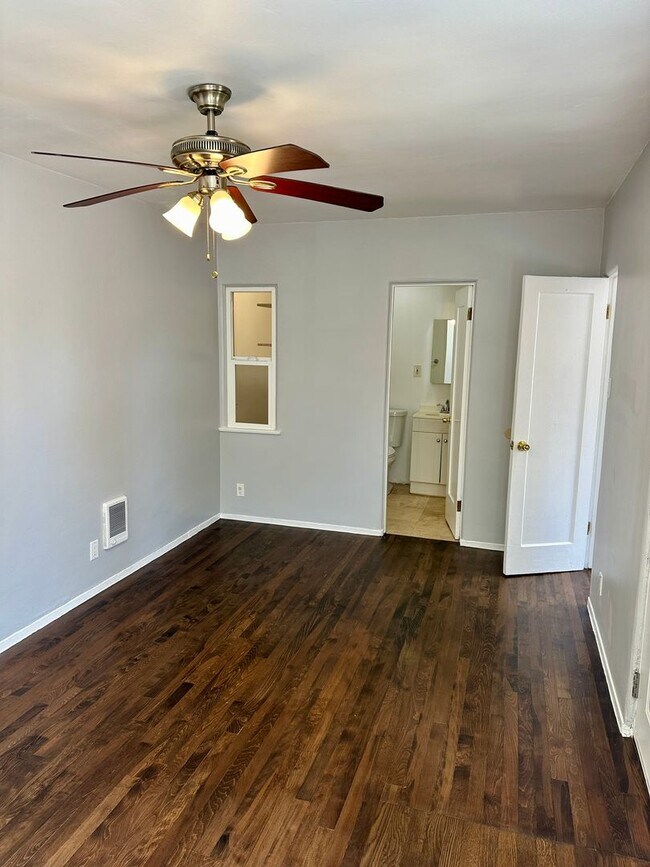 Building Photo - 2BD/1BA Close to DTLA, Cal State LA, USC K...