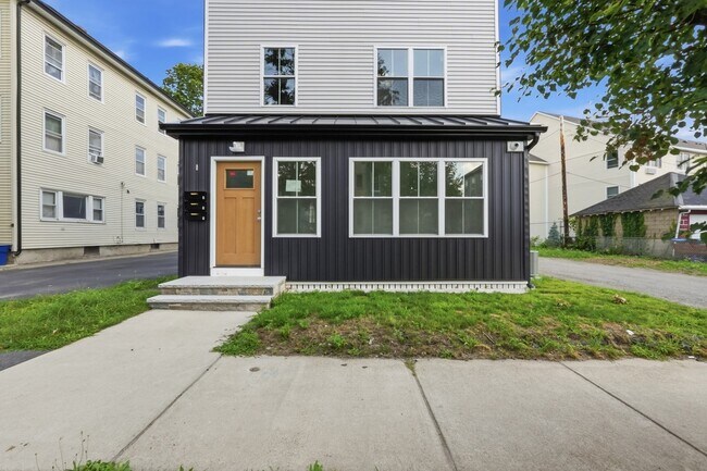 Building Photo - 71 Dewey St