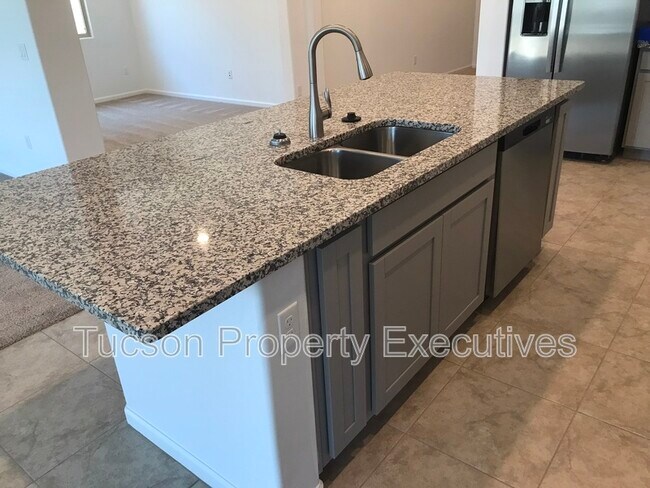 Foto del edificio - 10918 W Yates Ln