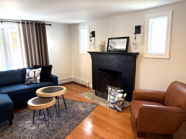 Building Photo - 52 Montvale Ave